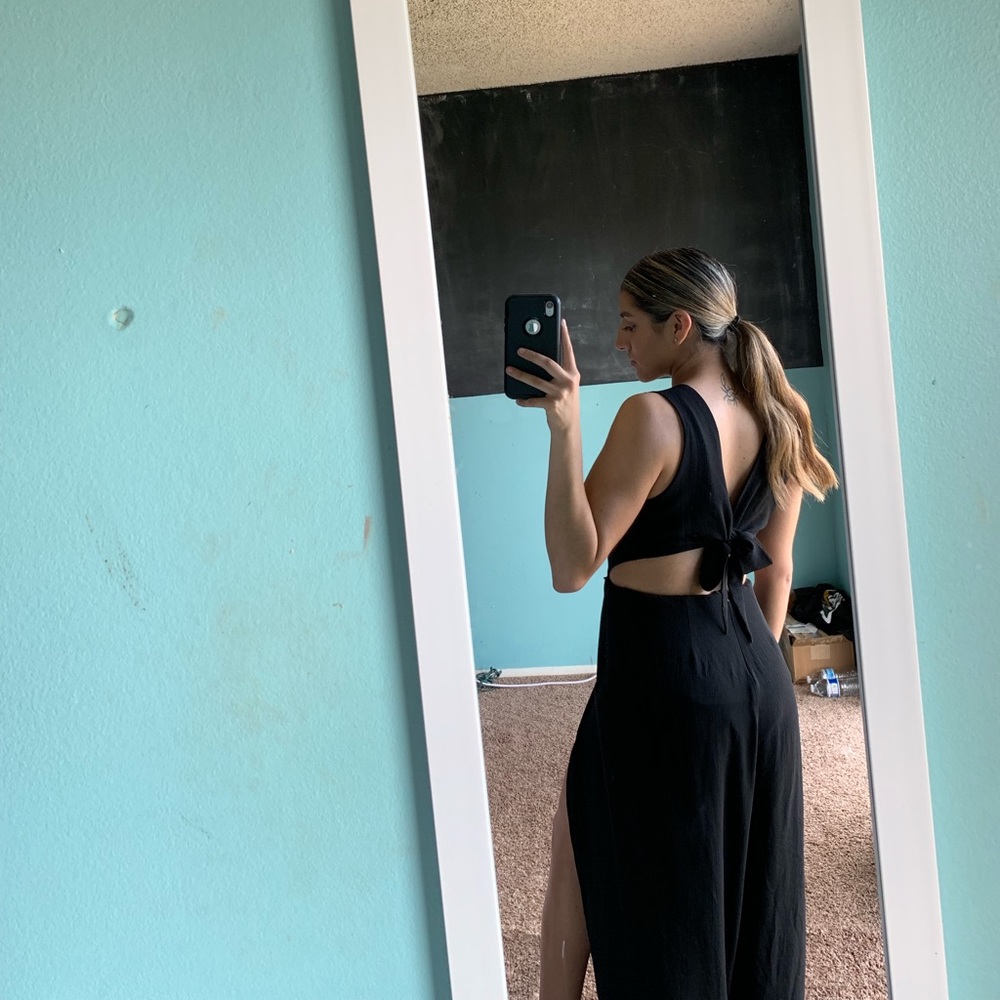 black dress with a slit!